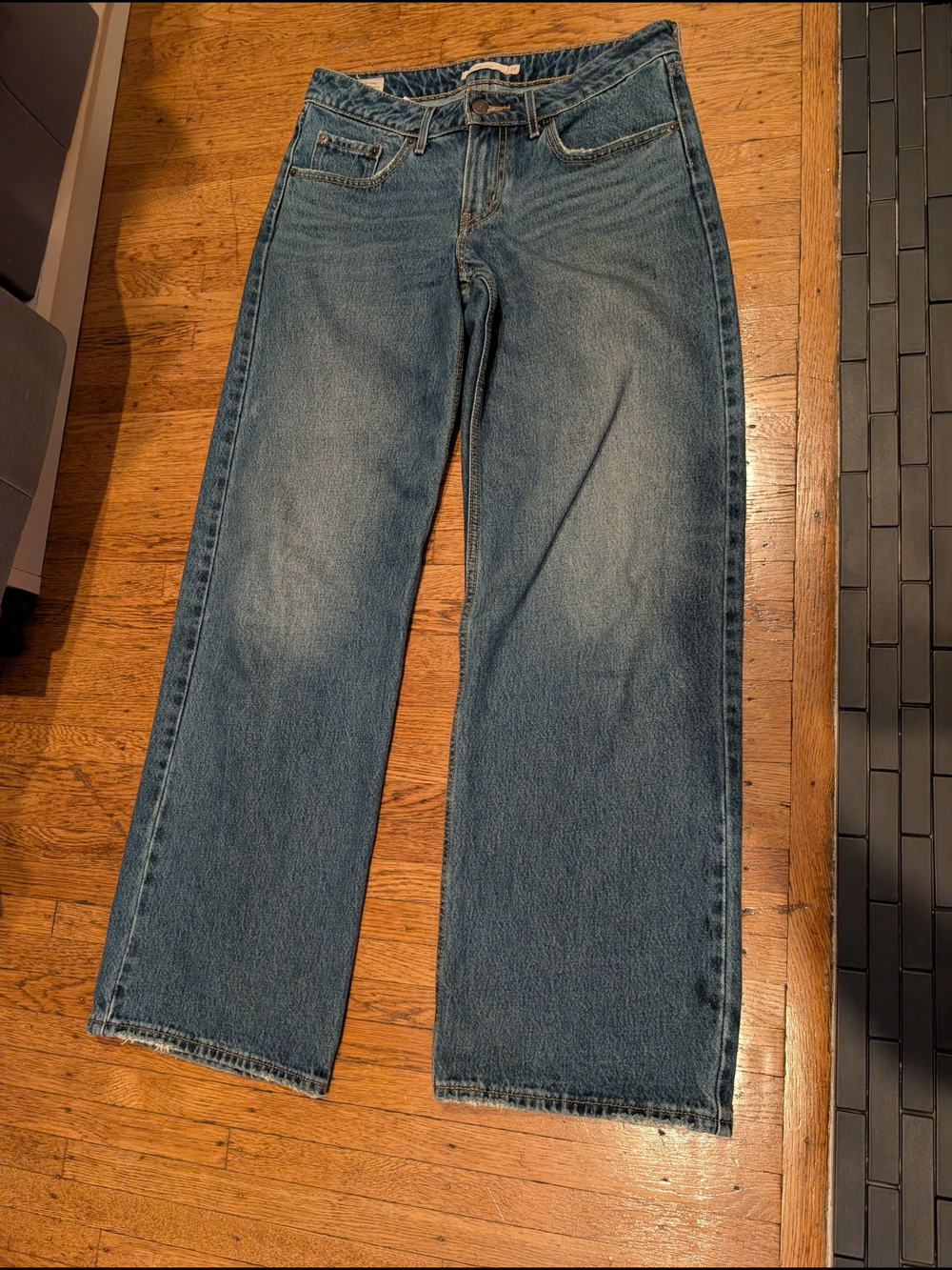 Levi's Low Loose Jeans In Color Good Life Size 27x32